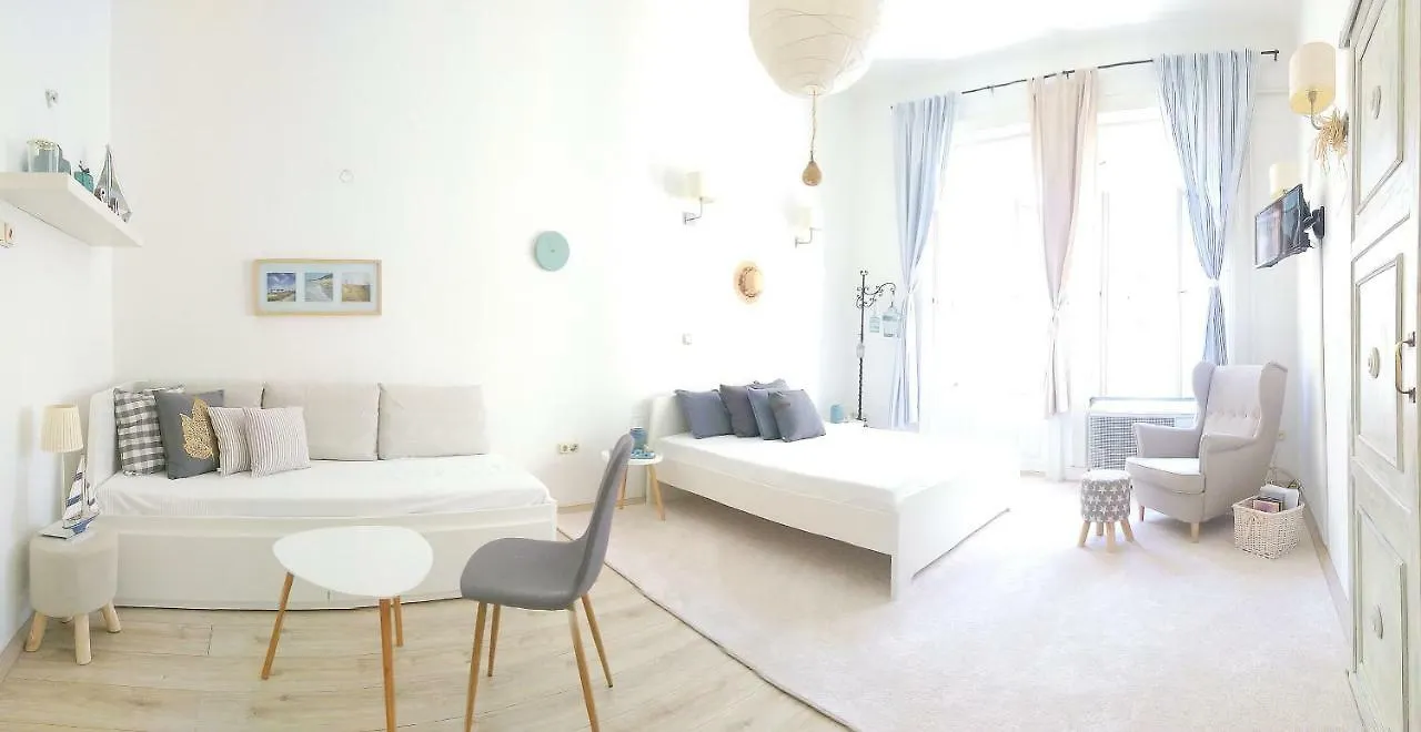 Cape Code Apartment Budapest 0*,