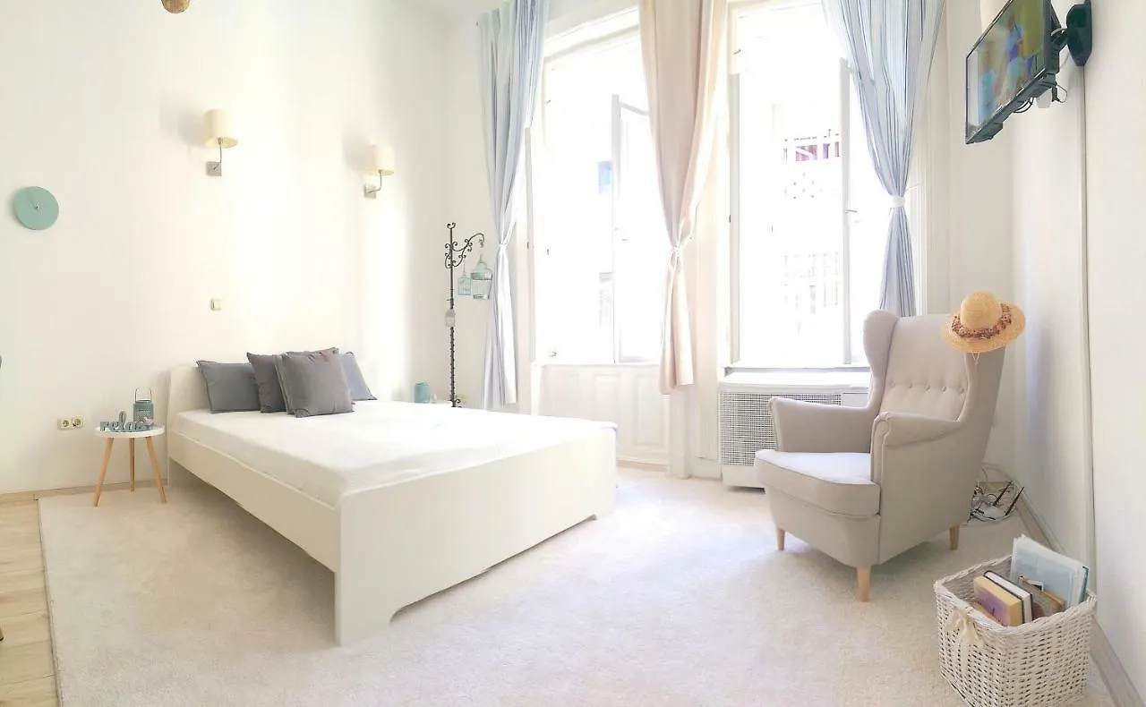 Cape Code Apartment Budapest 0*,  Hungary